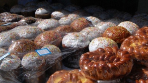 Atmosferă de sărbătoare în centrul Capitalei: S-a deschis iarmarocul de Paşte 