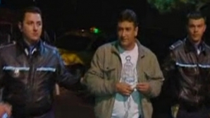 Bărbat prins circulând în zig-zag cu maşina: "Refuz etilotestul, vreau sânge!"