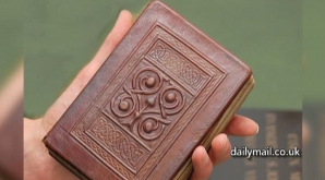 Cea mai veche carte din Europa, vândută cu peste 10 milioane de euro FOTO