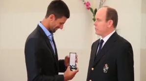 Novak Djokovic a fost decorat cu o medalie pentru Educaţie Fizică şi Sport