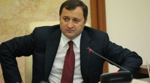 Poliţiştii care au reţinut un autobuz la vama Leuşeni vor fi pedepsiţi. Filat: Nu contează câte steluţe au