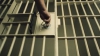 (VIDEO) Ziua uşilor deschide la penitenciarul Pruncul: Rudele pot vedea unde muncesc şi cum trăiesc deţinuţii