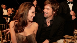 Cadou de milioane. Angelina Jolie i-a cumpărat un elicopter lui Brad Pitt 