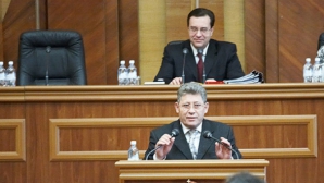 (VIDEO) Cum a oprit Lupu un avion, ca să nu întârzie Ghimpu la Sesiunea NATO