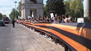 O panglică imensă a Sfântului Gheorghe, în centrul Capitalei