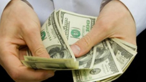 Guvernarea tace mâlc, iar Moldova rămâne dependentă de remitenţele cetăţenilor aflaţi peste hotare