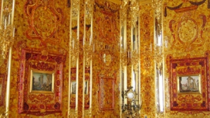 A fost unică în lume, iar ruşii au pierdut-o. Misterul Camerei de chihlimbar, a opta minune a lumii