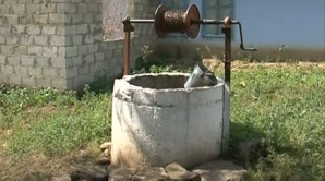 Strigător la cer! Un sat întreg stă fără apă la robinet de două săptămâni