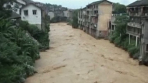 Inundaţii în China: Cel puţin cinci oameni au murit, iar doi sunt daţi dispăruţi