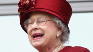 Regina Elisabeta a II-a şi-a vizitat soţul în spital  