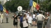 Proteste anti-Ponta la Chişinău! Zeci de oameni s-au adunat pentru a-l susţine pe Băsescu VIDEO