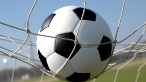 Cum se marchează un autogol de la mijlocul terenului VIDEO