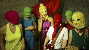 Mandatul de arestare a celor trei tinere din "Pussy Riot" a fost prelungit cu şase luni 