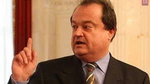 SCANDAL în Senatul României. Crin Antonescu este noul preşedinte după ce Vasile Blaga a fost revocat VIDEO