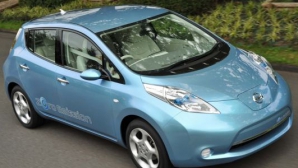 Nissan Leaf stabileşte un record de viteză în marşarier VIDEO 