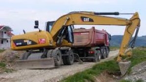 Drumuri şi căi ferate construite pe pământurile oamenilor. Statul nu le achită despăgubiri