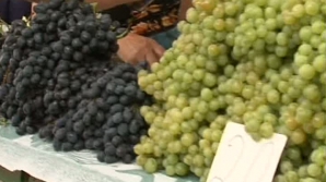 Strugurii autohtoni au apărut deja în pieţele din Capitală