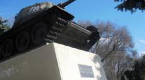 Monumente sovietice vandalizate de persoane necunoscute la Bălţi