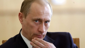 Putin scade în sondaje