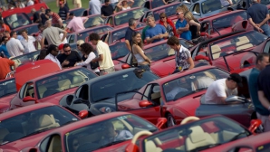 Criză italiană: Bogătaşii îşi vând maşinile scumpe