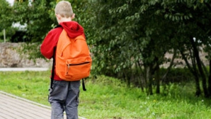 Ghiozdanele pun în pericol sănătatea copiilor! Ce recomandă medicii