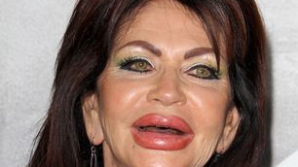 Mama lui Sylvester Stallone, într-o apariţie şocantă: La 90 de ani în fustă mini FOTO