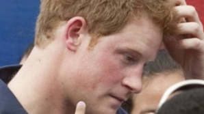 Prinţul Harry a intrat în bucluc. În camera lui de hotel s-ar fi găsit droguri  