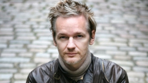 Julian Assange a primit azil politic