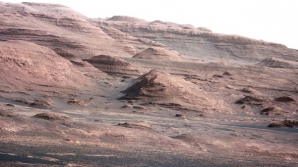 Primele imagini color detaliate de pe Marte, trimise de Curiosity 