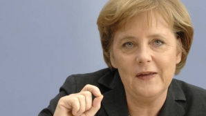 Angela Merkel susţine intervenţia Băncii Centrale Europene în rezolvarea crizei 