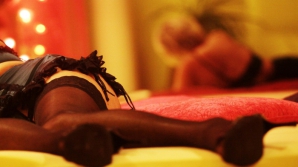 Taximetrist şi proxenet în acelaşi timp. Propunea masaj erotic tinerelor şi le exploata sexual 