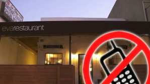 Proprietarii unui local încurajează comunicarea între clienţi: Nu vorbeşti la telefon şi ai discount la nota de plată