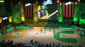 Kobe Bryant a făcut senzaţie la Shanghai într-un show baschetbalistic