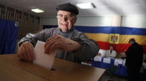 Ce spun deputaţii AIE despre iniţiativa PCRM de a stabili data referendumului pentru aderarea la Uniunea Vamală 