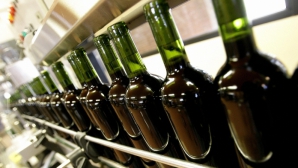 Medvedev: Rusia este mulţumită de calitatea vinurilor moldoveneşti