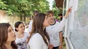 Cine nu a reuşit să-şi depună dosarul pentru a studia în România, o poate face acum! Mai sunt locuri la buget