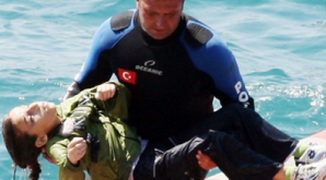 Aproape 60 de oameni printre care şi copii au murit înecaţi în Marea Egee 