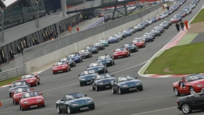 Cea mai mare paradă de Ferrari din lume, organizată la Silverstone