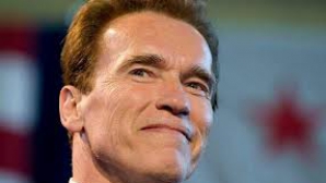 Actorul şi fostul guvernator de California a devenit şi scriitor