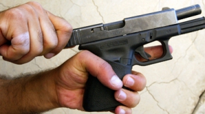 Trei oameni au murit după ce un bărbat a deschis focul într-un centru comercial din Kiev