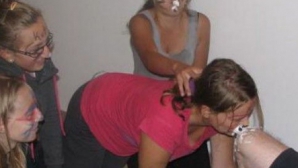 Ritual ŞOCANT de admitere la un liceu catolic. "Preotul ne ordonă să mergem în genunchi şi să îl LINGEM unde vrea el" FOTO