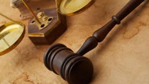 Notarii ar putea pierde dreptul de a stabili preţurile pentru serviciile lor