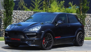 O casă de tuning a creat un Porsche Cayenne cu două uşi