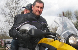 (FOTO) Ştanski îl cheamă pe Rogozin în Transnistria, pentru o plimbare cu motocicleta. Rogozin: Nina, e o idee excelentă! 
