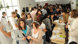 Locul de muncă, a doua prioritate pentru tinerii europeni după familie