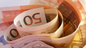 CURS VALUTAR: Euro pierde teren în faţa leului moldovenesc