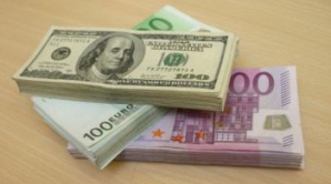Euro câştigă teren în faţa leului moldovenesc