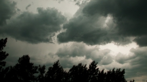 Meteorologii anunţă o noapte rece cu ploi