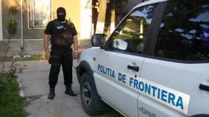 Vinietă pe bani falşi. Trei bărbaţi au vrut să plece ilegal în România 