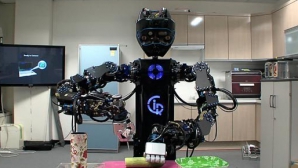 CIROS, robotul care ştie să facă de mâncare VIDEO